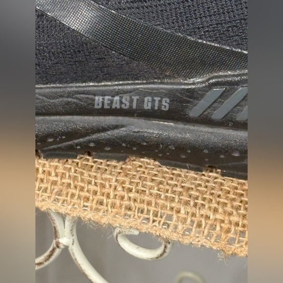 Brooks Black Beast Men’s GTS Athletic Shoes with Mesh Upper Cushioned Midsole main image 10